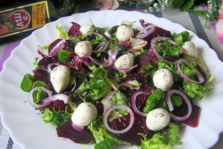 Свекольный салат с мини-моцареллой
