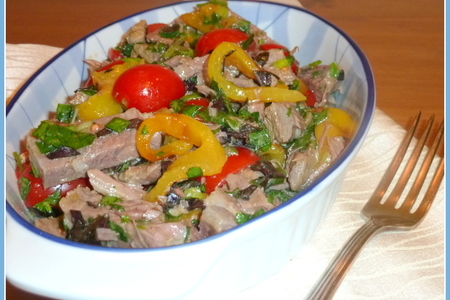 Фото к рецепту: Салат мясной с овощами "для тонкой талии и новогодней ночи"