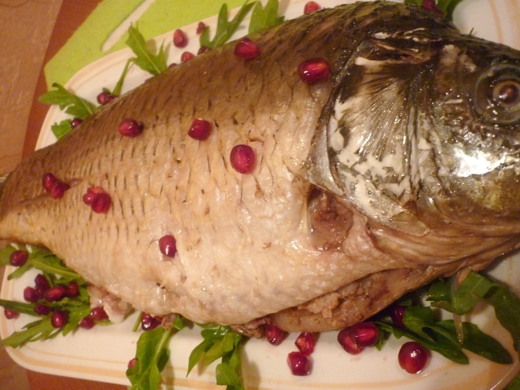 Рецепт карпа с гранатом и грецкими орехами: приготовление пошагово на сайте нашей рыбной кухни