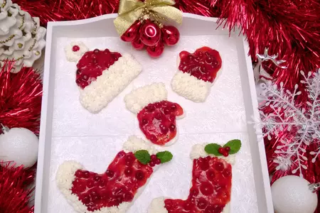 Рождественское безе с клюквой и кремом