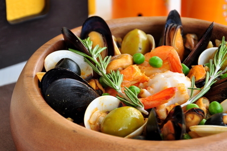 Паэлья с морепродуктами и курицей (shellfish and chicken paella)