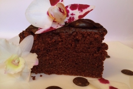 Шоколадный пирог с шоколадной помадкой.