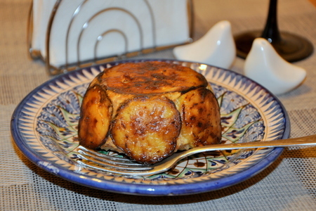 Фото к рецепту: Шарлотка мясная с баклажанами