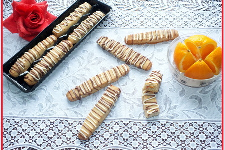 Фото к рецепту: Апельсиново-ореховые палочки с шоколадом