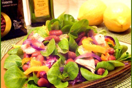 Фото к рецепту: Салат весенний с фасолью,тунцом и  овощами.