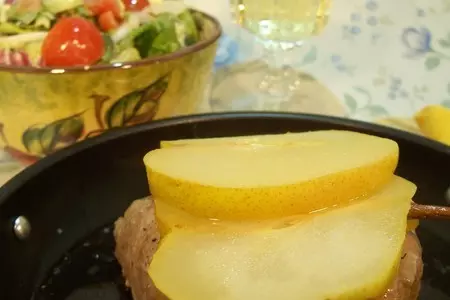 Стейки тунца с грушами