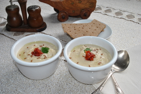 Крем-суп из корня сельдерея на грибном бульоне с трюфельным маслом