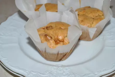 Закусочные постные маффины с копченым кальмаром