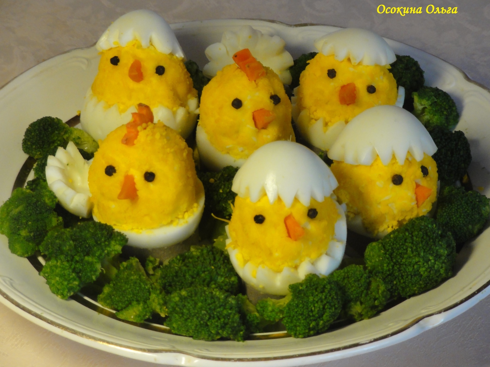 Детские рецепты с курицей. Фаршированные яйца цыплята. Украшения из вареных яиц. Украшение блюд из яиц. Фигурки из яиц для украшения стола.