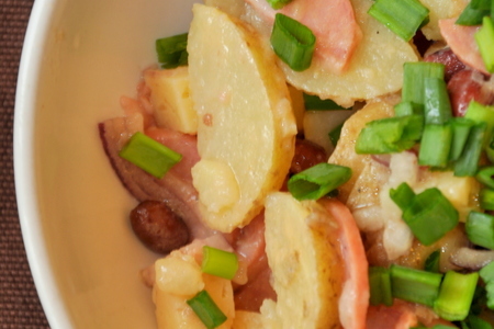 Фото к рецепту: Швейцарский картофельный салат