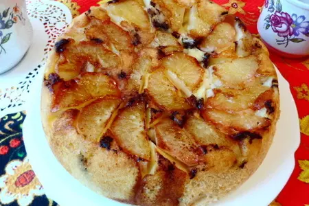 Пирог с грушами и шоколадом.
