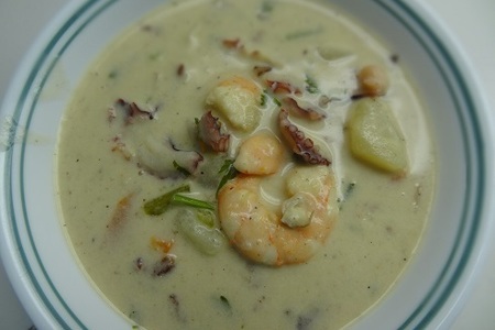Крем суп с осьминогами и креветками