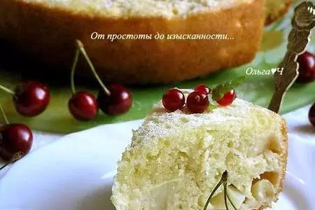 Яблочная шарлотка (в мультиварке)