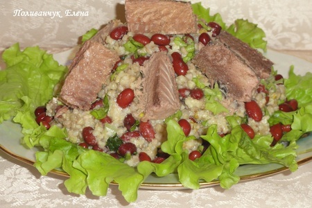 Фото к рецепту: Салат из гречки, пшена, фасоли и тунца. 