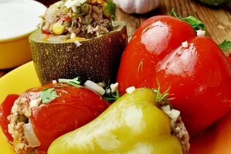 Овощи фаршированные "пёстрой" начинкой
