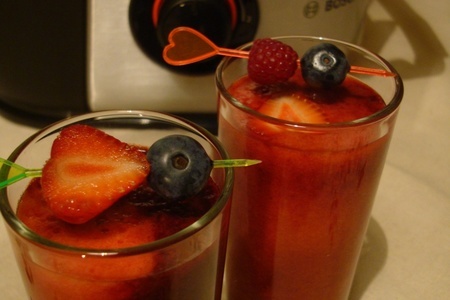 Фото к рецепту: Сок "молодильные ягоды"