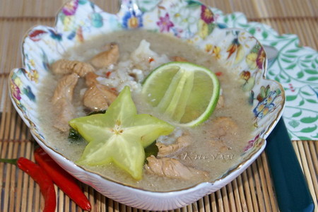 Рисовый суп с курицей в тайском стиле