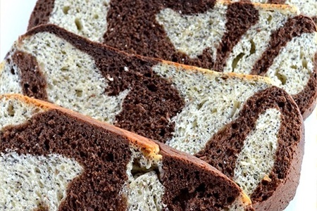 Фото к рецепту: Сладкий маково-шоколадный хлеб (мультиварка)
