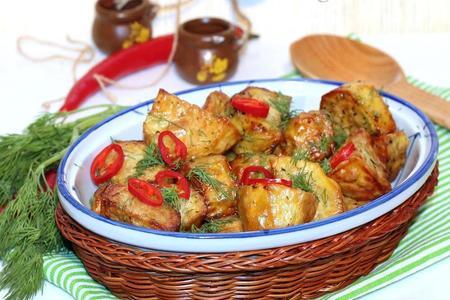 Фото к рецепту: Картофель по деревенски, приготовленный в мультипечи philips