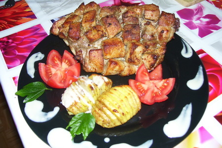 Мясо жаренное в духовке с картофелем