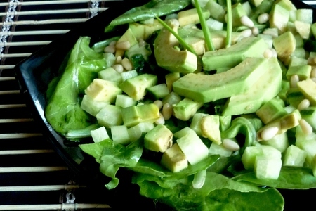 Фото к рецепту: Салат "молодо - зелено!"