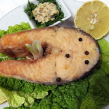 Праздничный обед- лосось в "рукаве" с пекинским салатом и ореховым соусом!