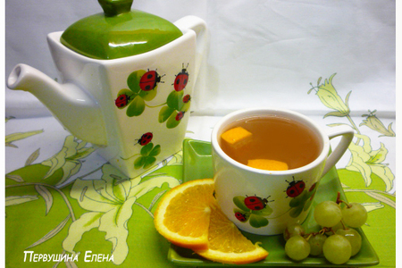 Фото к рецепту: Быстрый компот из винограда, апельсина и зеленого чая