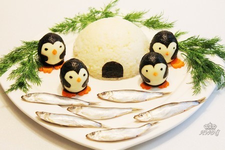Фото к рецепту: Рис "иглу с пингвинами"  за 15 минут