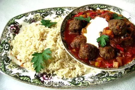 Сабджи из баклажанов с мясными шариками и рисом индика браун от «мистраль» за 30 минут.