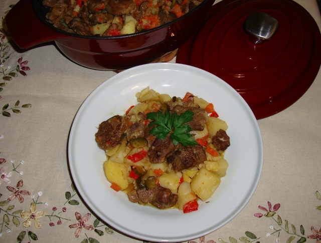 Рецепт мясного рагу с картошкой