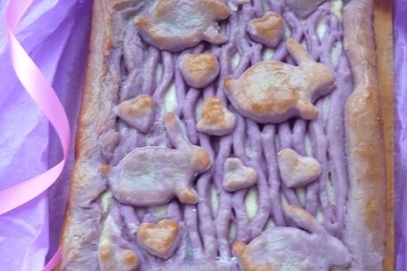 Фото к рецепту: Сиреневый пирог с цветной капустой и сыром