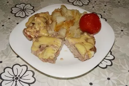 Свинина с грибами в духовке