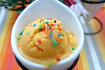 Фото к рецепту: Морковно-ананасовое мороженое на кокосовом молоке