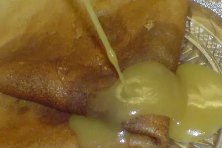 Пивные блинчики с солёной карамелью