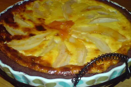 Тарт  "алёнке-сестрёнке"   /с творогом,грушами,на шоколадном песочном тесте