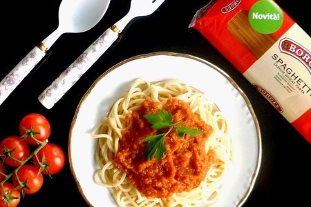 Спагетти с соусом из запеченых овощей