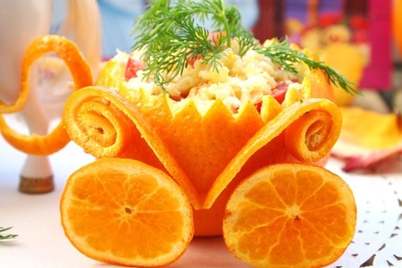 Фото к рецепту: Куриный салат с пшеном и апельсинами