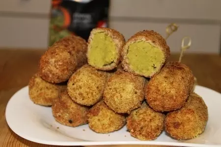 Крокеты из нежного зеленого горошка