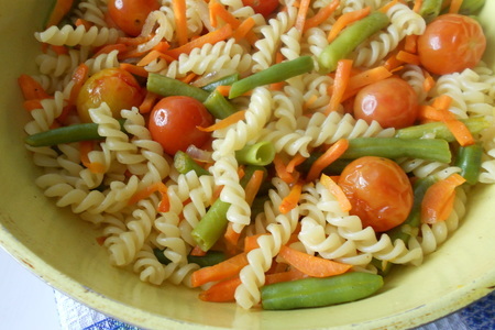 Фото к рецепту: Фузилли borges с овощами и маринованными помидорами