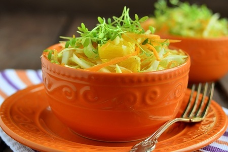 Фото к рецепту: Салат  витаминный  «идеальная легкость»