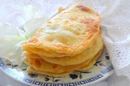 Кыстыбый (татарские лепешки с начинкой)