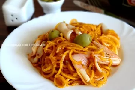 Тыквенный салат с жаренным кальмаром