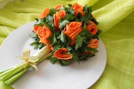 Фото к рецепту: Салат "праздничный букет к 8 марта" от borges