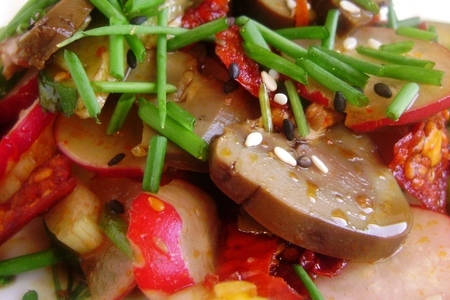 Ароматный салат из почек с овощами по-китайски