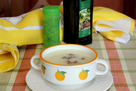 Фото к рецепту: Суп-пюре из савойской капусты с приправой из свежих трав