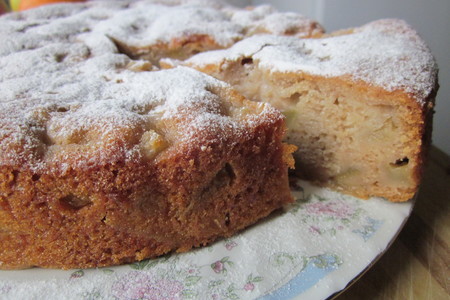 Фото к рецепту: Ароматный пирог с грушей постный