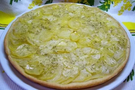 Пицца бьянка с розмарином и картофелем
