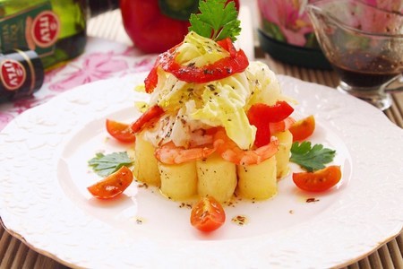 Салат с картофелем и креветками
