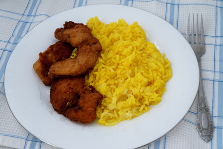 Жёлтый рис с пряной курицей