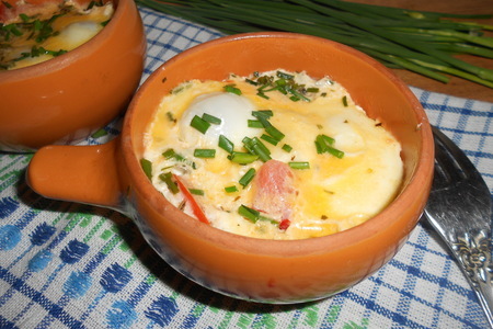 Фото к рецепту: " сливочные яйца" с овощами в микроволновке за 4 минуты